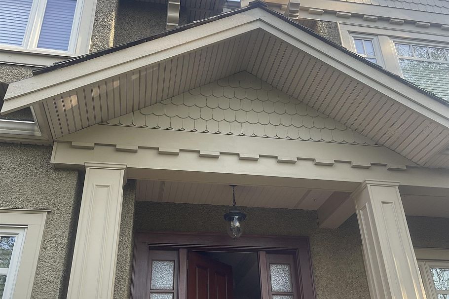 3125 W 38th Avenue Vancouver, BC - 2