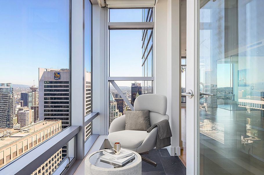 4304 1111 Alberni Street Vancouver, BC - 5