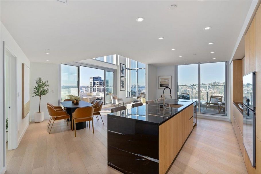 2405 1500 Fern Street North Vancouver, BC - 3