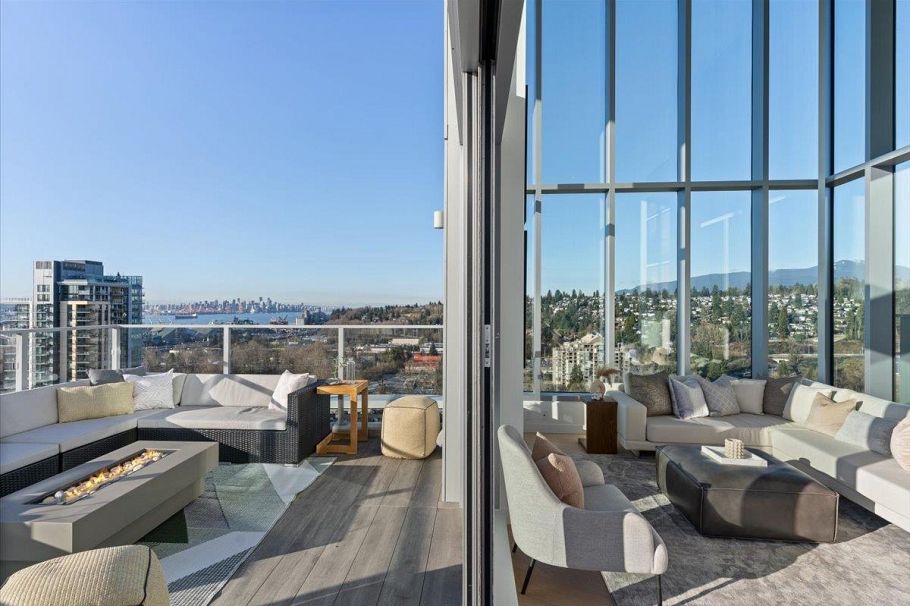 2405 1500 Fern Street North Vancouver, BC - 12