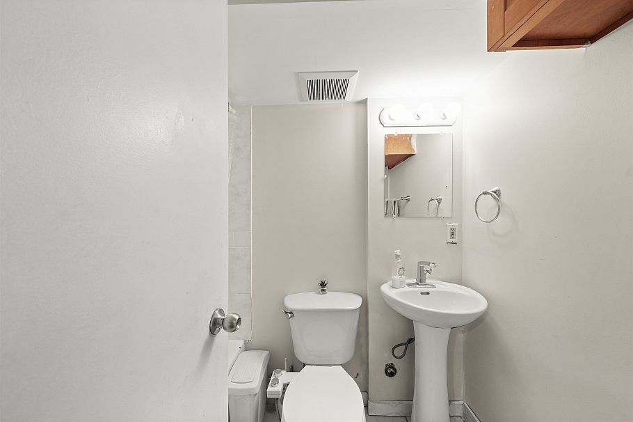 4835 Chatham Street Vancouver, BC - 14