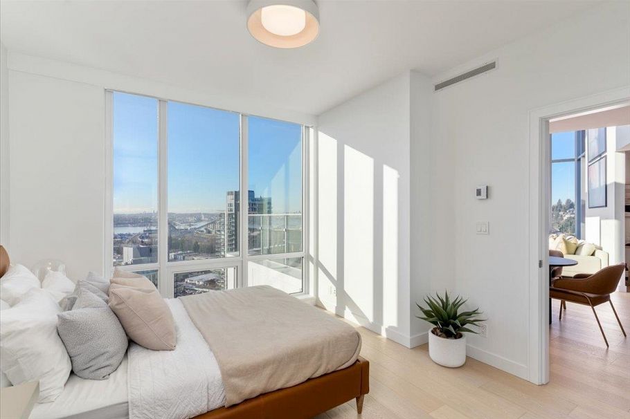 2405 1500 Fern Street North Vancouver, BC - 18