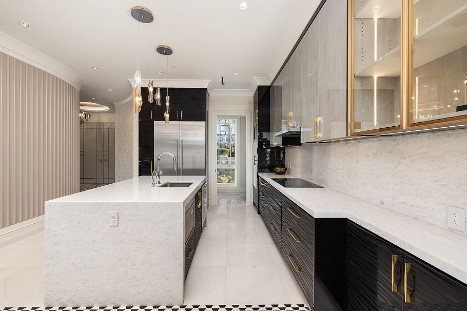 7061 Adera Street Vancouver, BC - 22