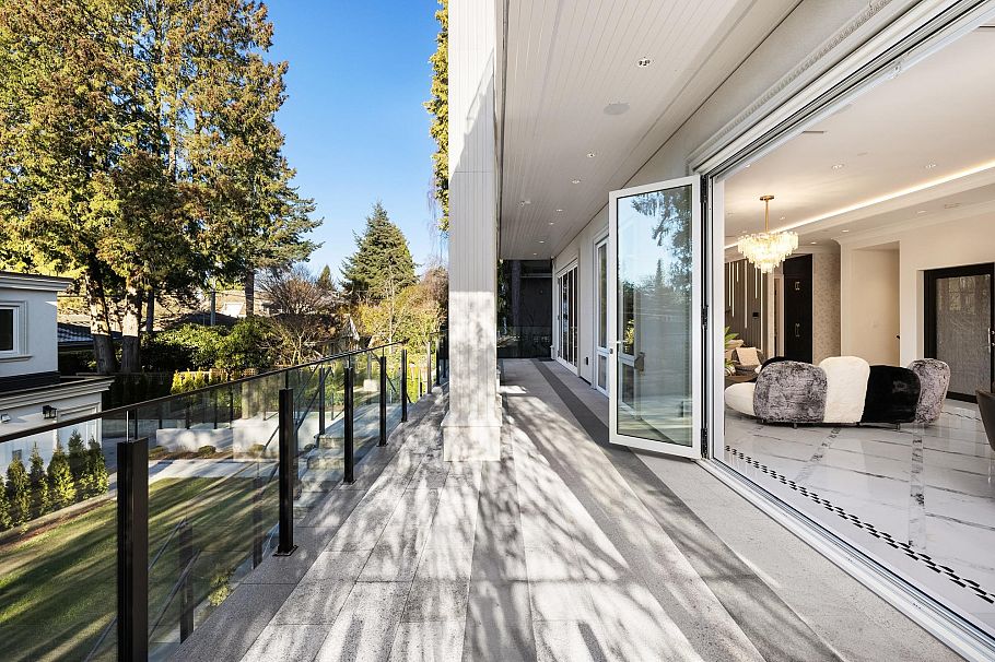 7061 Adera Street Vancouver, BC - 19