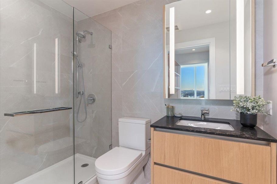 2405 1500 Fern Street North Vancouver, BC - 21