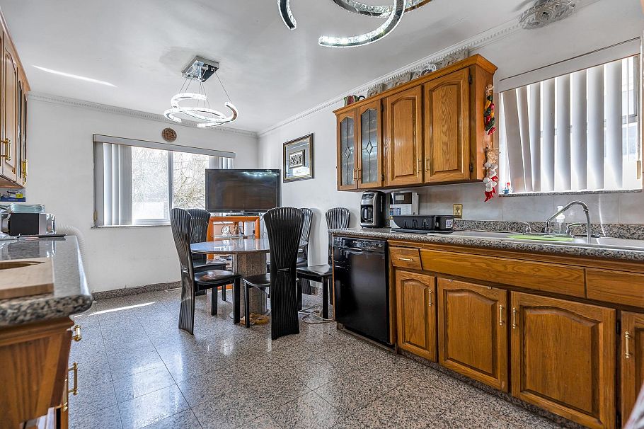 5064 Main Street Vancouver, BC - 6