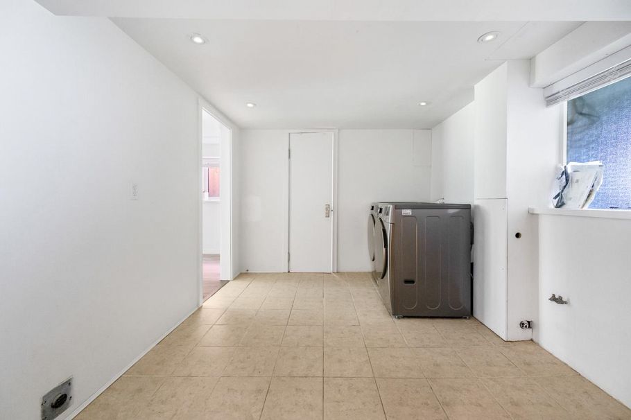 4343 W 15th Avenue Vancouver, BC - 15