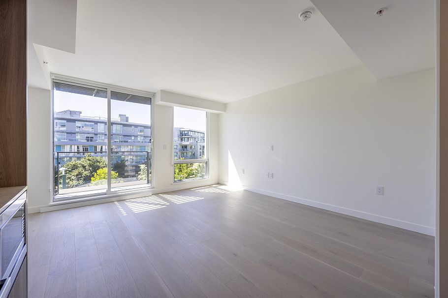 409 5212 Cambie Street Vancouver, BC - 3