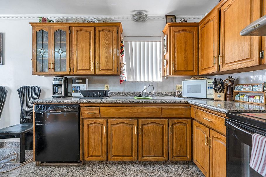 5064 Main Street Vancouver, BC - 7