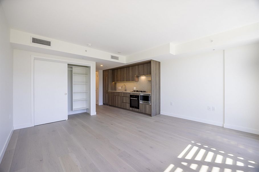 409 5212 Cambie Street Vancouver, BC - 4