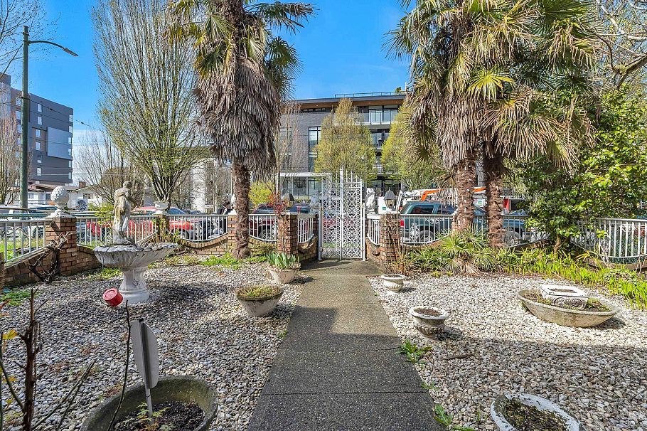 5064 Main Street Vancouver, BC - 3