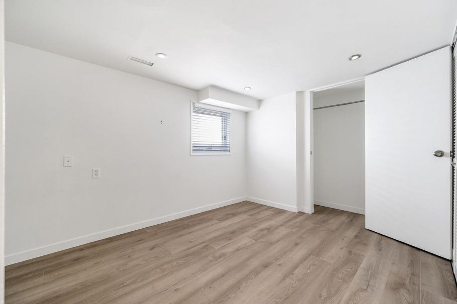 4343 W 15th Avenue Vancouver, BC - 16