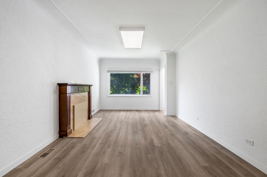 4343 W 15th Avenue Vancouver, BC - 7