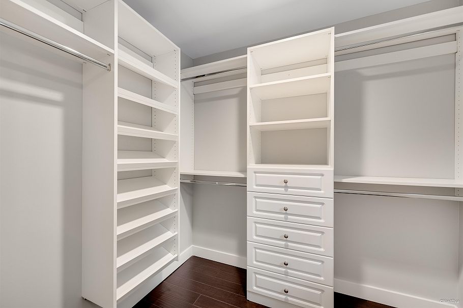 271 Montroyal Boulevard North Vancouver, BC - 30