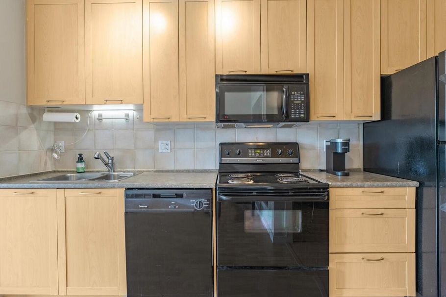 PH3 1503 W 65th Avenue Vancouver, BC - 9