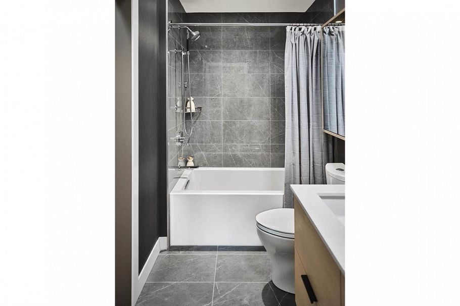 203 8030 Oak Street Vancouver, BC - 4