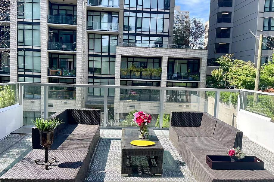 504 1283 Howe Street Vancouver, BC - 1