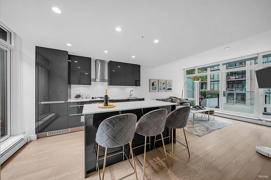 504 1283 Howe Street Vancouver, BC - 2