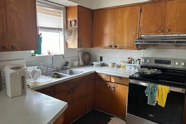 1320 E 11th Avenue Vancouver, BC - 5