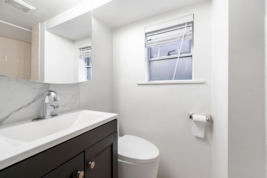 4343 W 15th Avenue Vancouver, BC - 14