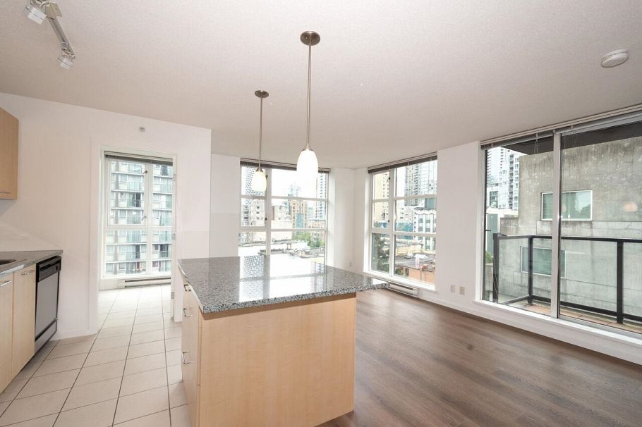 708 1199 Seymour Street Vancouver, BC - 2