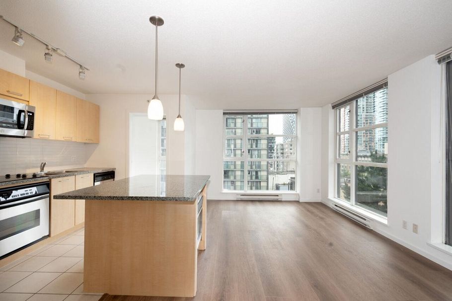 708 1199 Seymour Street Vancouver, BC - 1