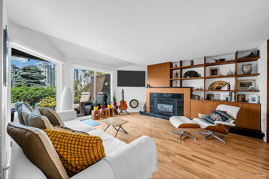 1106 Ironwork Passage Vancouver, BC - 6