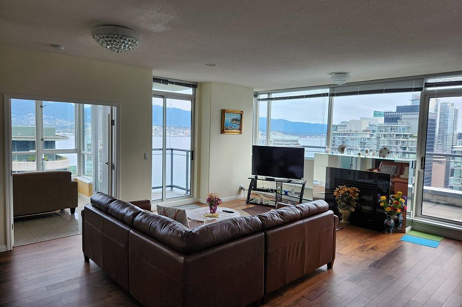 3307 1328 W Pender Street Vancouver, BC - 4