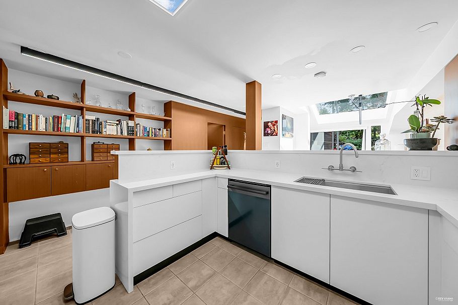 1106 Ironwork Passage Vancouver, BC - 19