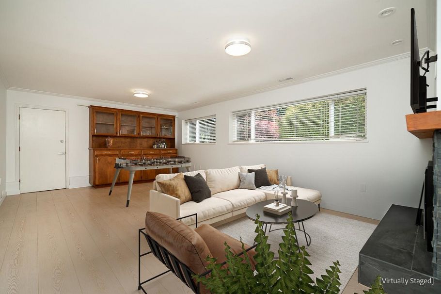 1358 E 14th Street North Vancouver, BC - 27