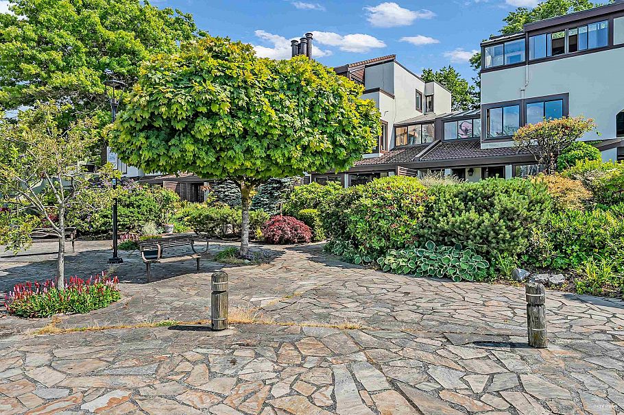 1106 Ironwork Passage Vancouver, BC - 34