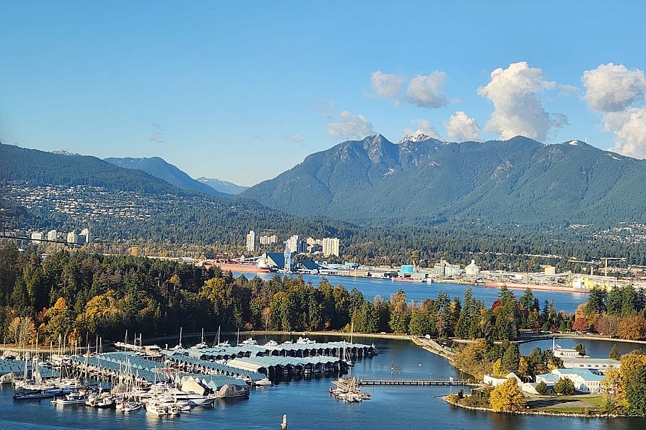 3307 1328 W Pender Street Vancouver, BC - 1