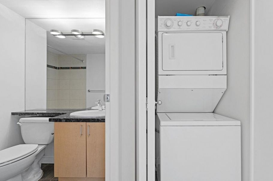 2705 193 Aquarius Mews Vancouver, BC - 18