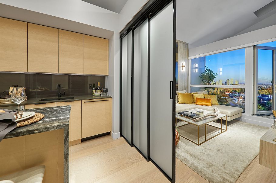 202 8030 Oak Street Vancouver, BC - 3