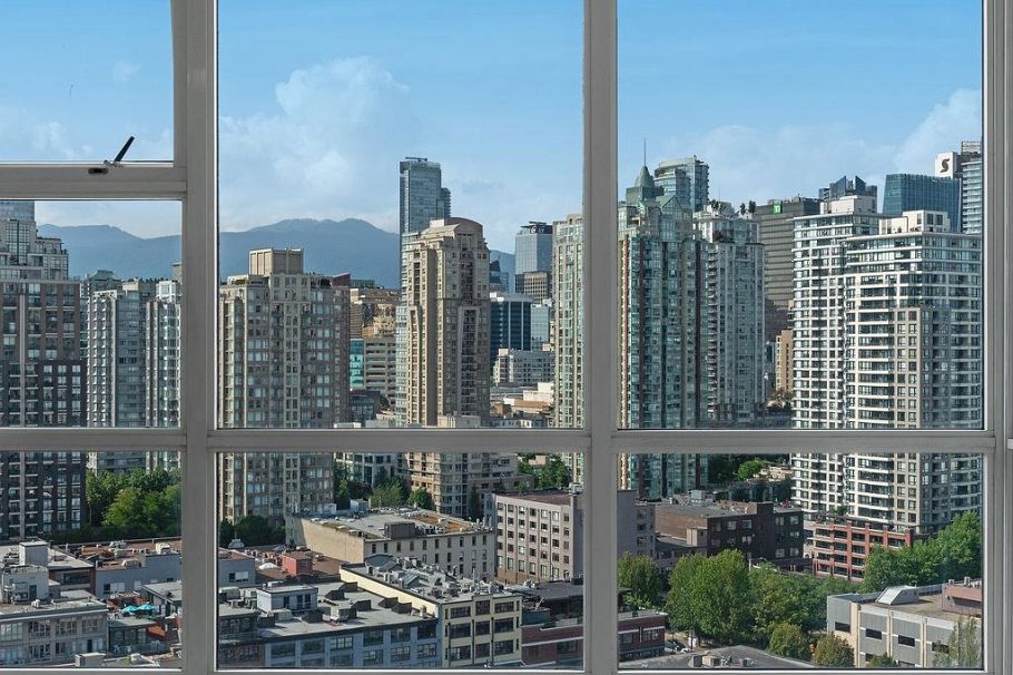 2705 193 Aquarius Mews Vancouver, BC - 3