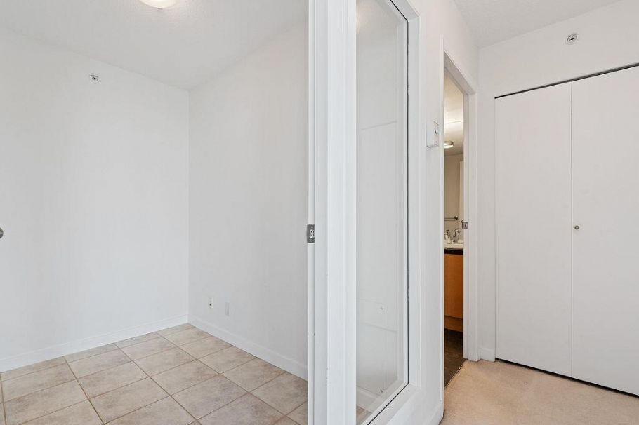 2705 193 Aquarius Mews Vancouver, BC - 14