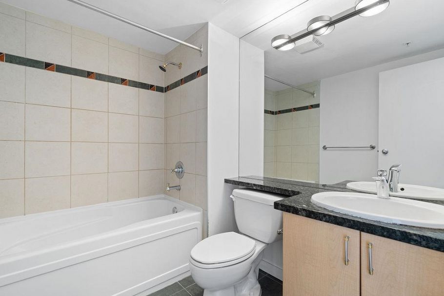 2705 193 Aquarius Mews Vancouver, BC - 17