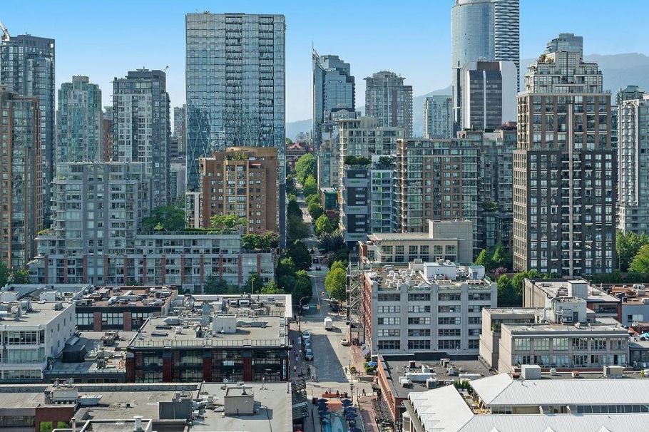 2705 193 Aquarius Mews Vancouver, BC - 30