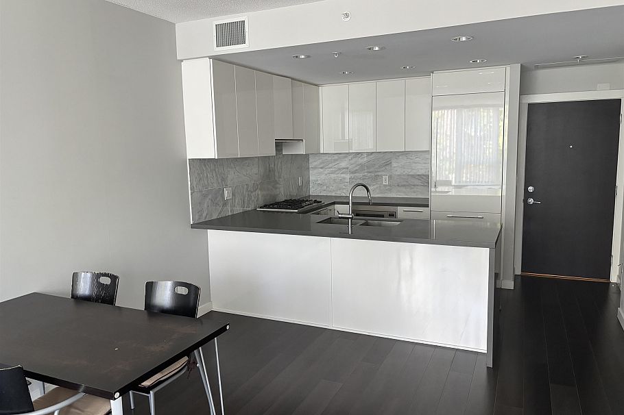 208 5638 Birney Avenue Vancouver, BC - 3