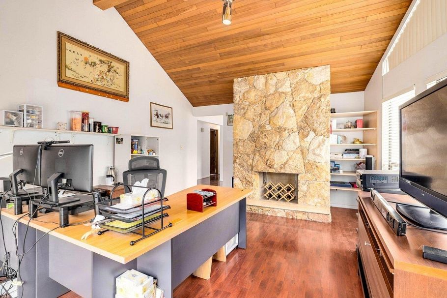 5820 Earles Street Vancouver, BC - 5