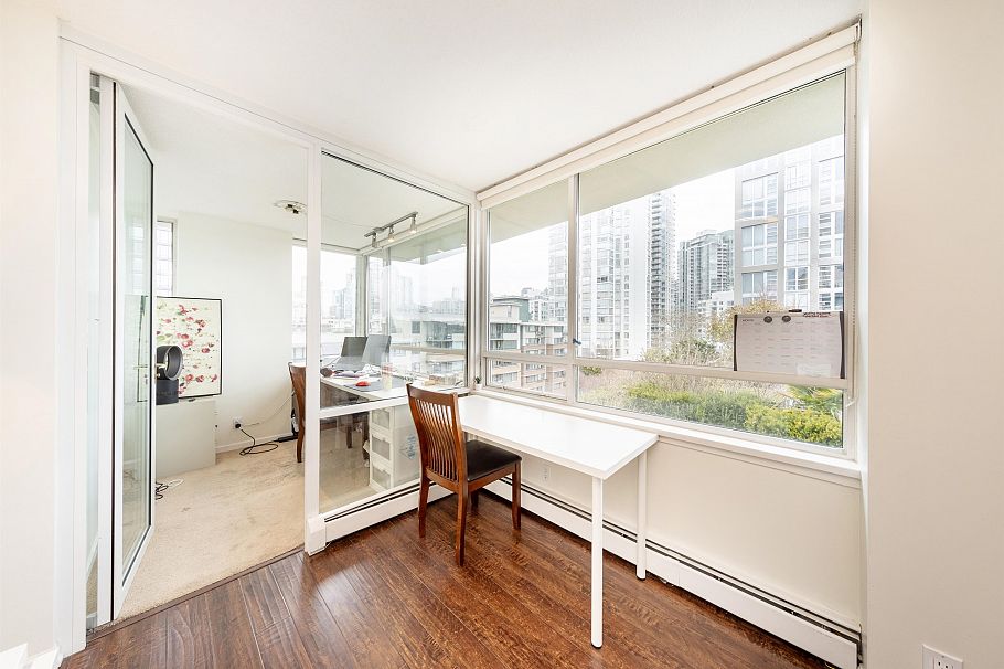 907 1288 Marinaside Crescent Vancouver, BC - 17