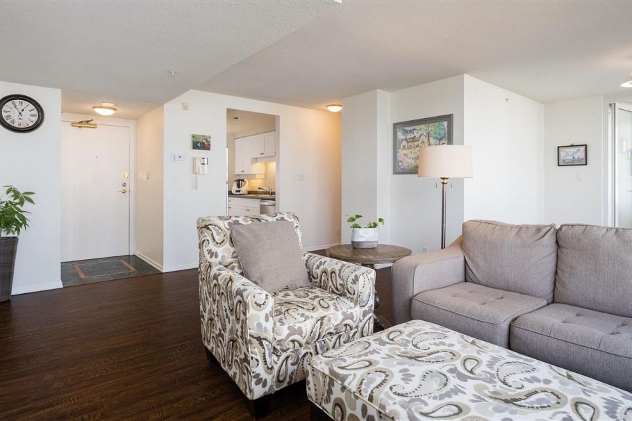 907 1288 Marinaside Crescent Vancouver, BC - 8