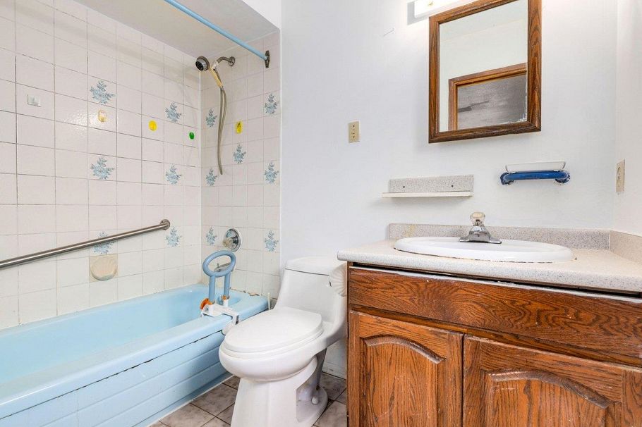 5820 Earles Street Vancouver, BC - 13