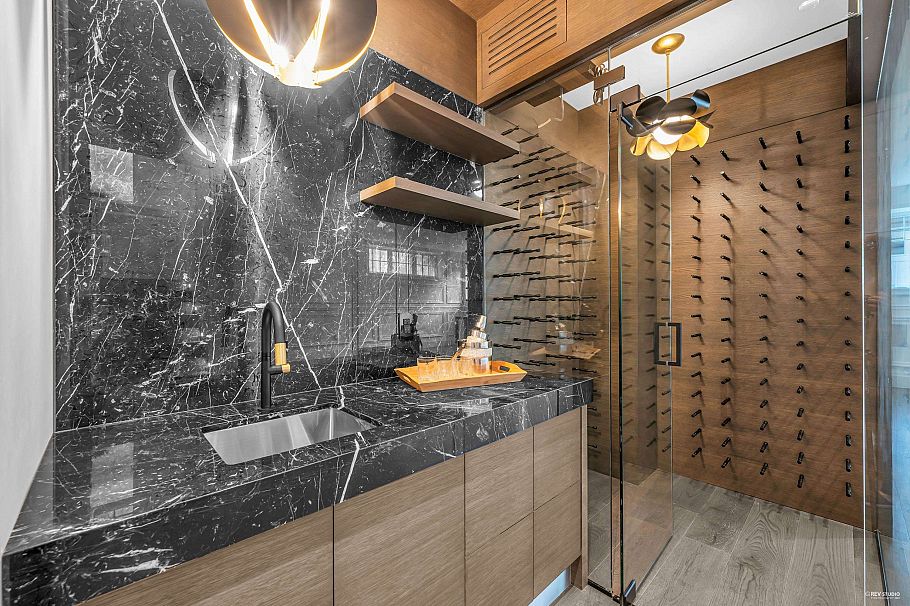 3070 W 44th Avenue Vancouver, BC - 30