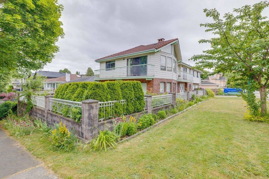 5820 Earles Street Vancouver, BC - 3