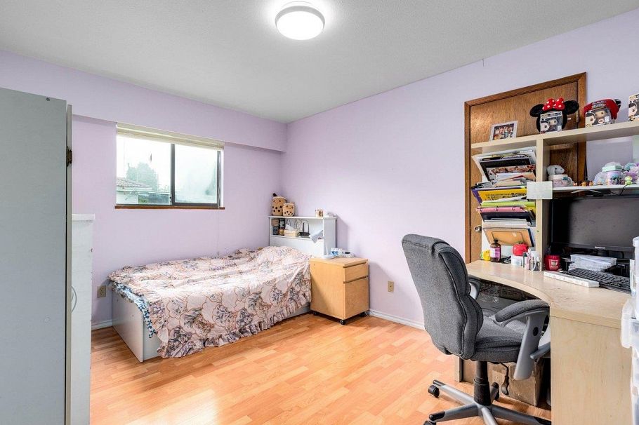 5820 Earles Street Vancouver, BC - 22