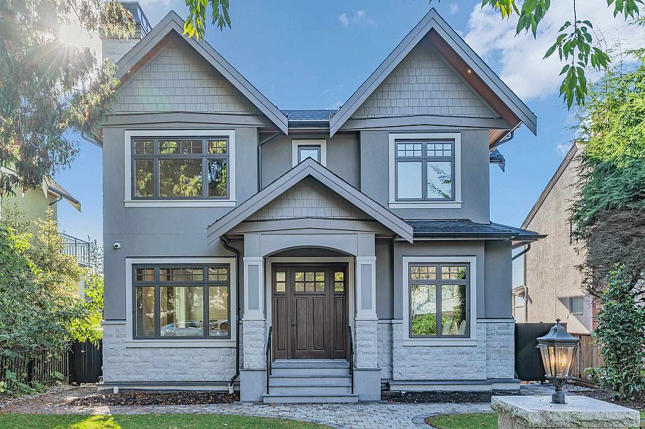 3070 W 44th Avenue Vancouver, BC - 2