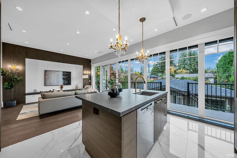 3070 W 44th Avenue Vancouver, BC - 13