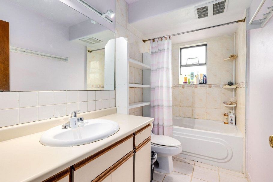 5820 Earles Street Vancouver, BC - 25