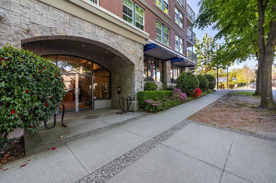 206 5723 Collingwood Street Vancouver, BC - 25